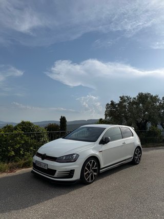 Volkswagen Golf VII GTI Performance