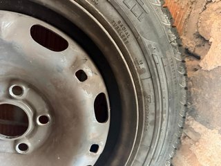 Rueda Pirelli 165/70 R14 81T