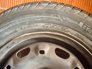 Rueda Pirelli 165/70 R14 81T