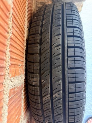 Rueda Pirelli 165/70 R14 81T