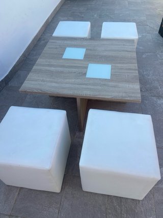 Mesa centro con 4 pufs