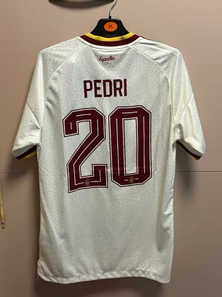 Camiseta blanca y roja España Pedri