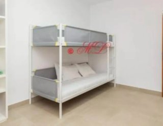 Litera gris y blanca Vitval de Ikea