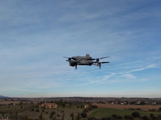 Piloto dron certificado. filmacion e inspecciones