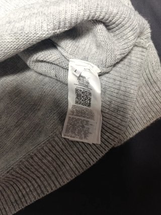 Jersey Guess gris con lentejuelas