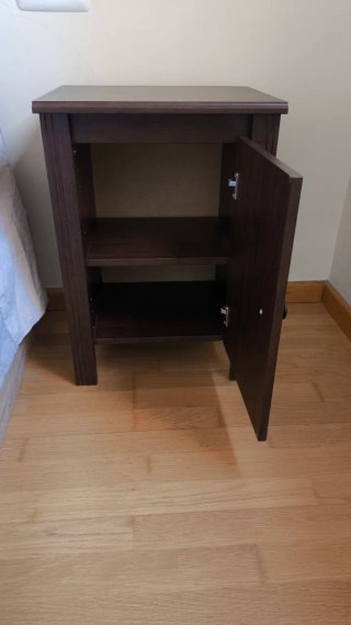 Cómoda y 2 Mesitas de noche Brusali Ikea