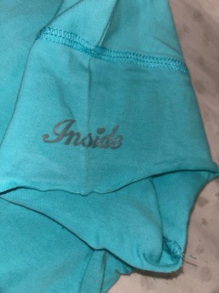 Camiseta azul turquesa