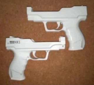 NUEVO. BUEN ESTADO. 2 Rifles Wii +2 Pistolas Wii