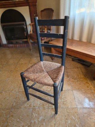 Silla de balca madera y mimbre