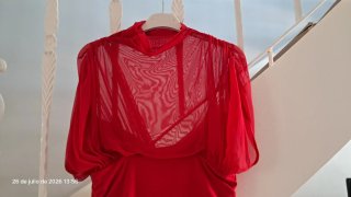 Elegante vestido rojo de gala