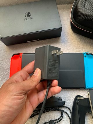 Nintendo Switch OLED completa + Estuche Oficial.