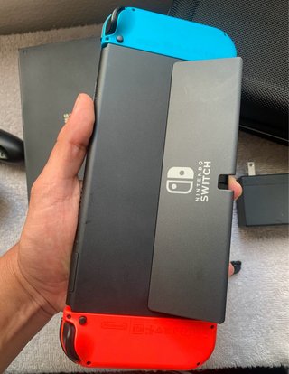 Nintendo Switch OLED completa + Estuche Oficial.