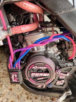 Derbi DRD Pro Supermotard Morado