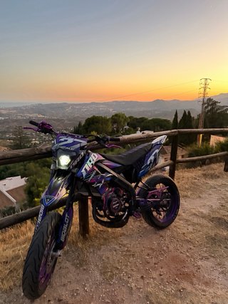 Derbi DRD Pro Supermotard Morado