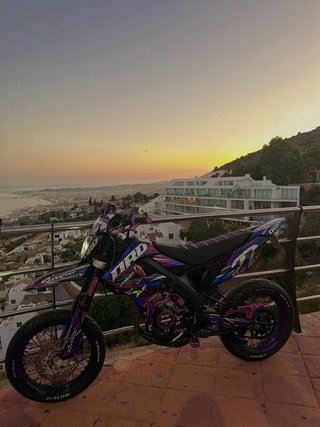 Derbi DRD Pro Supermotard Morado