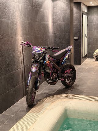 Derbi DRD Pro Supermotard Morado