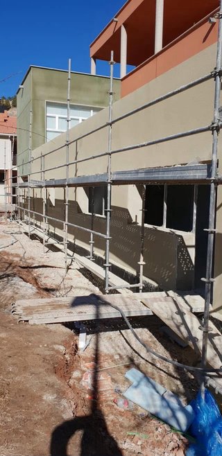 Albañil profesional. Experto en fachadas en monoca