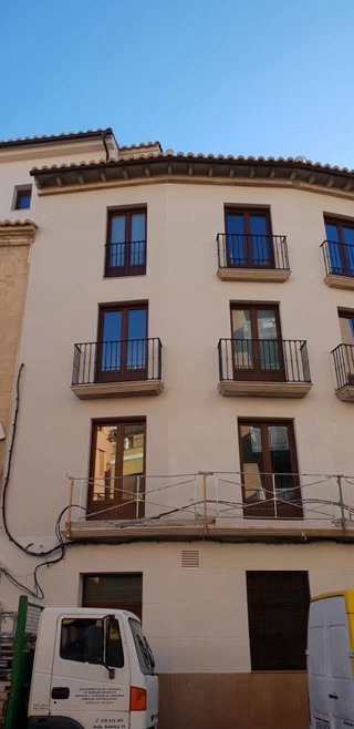 Albañil profesional. Experto en fachadas en monoca