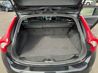 Volvo V60 D3 R-Design | Nacional | Excelente Estad