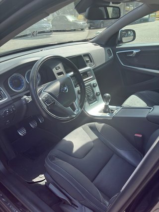 Volvo V60 D3 R-Design | Nacional | Excelente Estad
