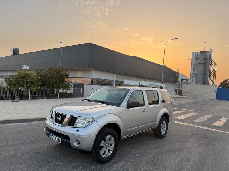 NISSAN  PATHFINDER 2005 - foto 1