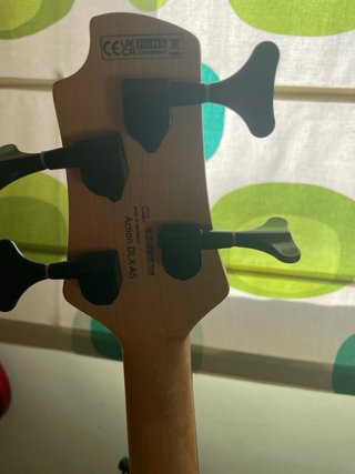 Bajo Eléctrico Cort 4 Cuerdas