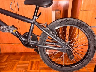 Bicicleta BMX Negra