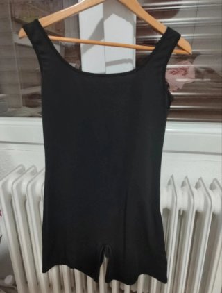 Traje de chaqueta y vestido negro
