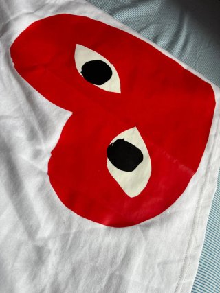 Camiseta Comme des Garçons Corazón Blanco Talla S