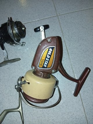 Carretes de pesca Daiwa y Gold Star ect
