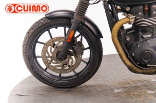 TRIUMPH STREET TWIN