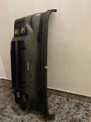Plástico maletero Audi TT mk1 8n