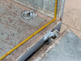 Alquiler de Remolque cerrado basculante.