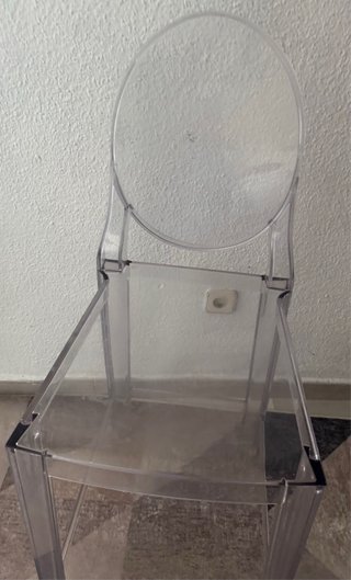 Silla de plástico transparente Kartell
