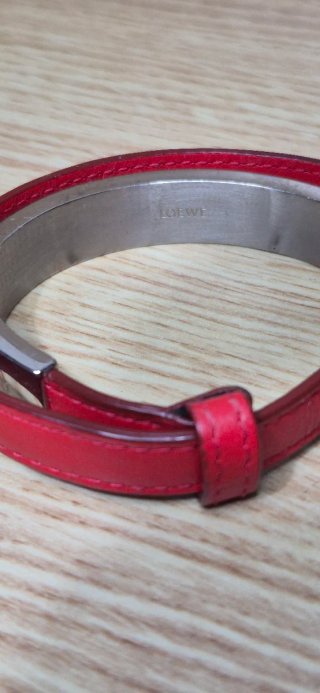 Pulsera Loewe Roja y Plateada