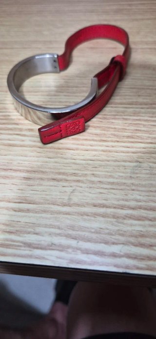 Pulsera Loewe Roja y Plateada