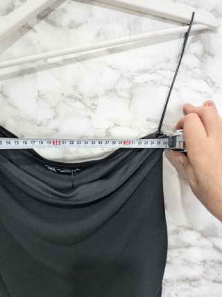Vestido negro Zara con pedrería - Talla M
