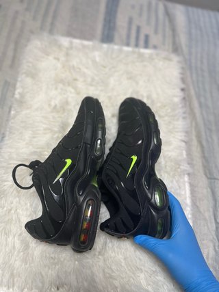 Nike TN Air Max Plus Negras y Verdes