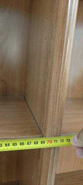 ARMARIO CON ESTANTERÍAS DE MADERA PARA NEGOCIO