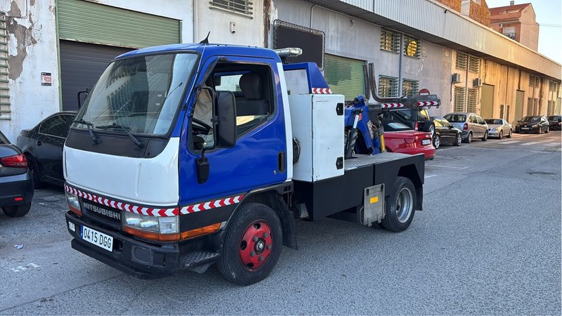 Mitsubishi Canter Grua Arrastre - foto 1