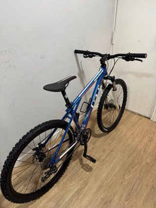 Bicicleta GT Avalanche Azul