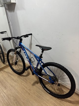 Bicicleta GT Avalanche Azul