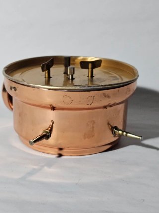 Sveglia con orologio Insa in rame antico