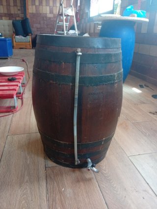 Barricas de roble Torner para vender vino en bar