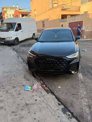 Audi RS Q3 2021 blak edition