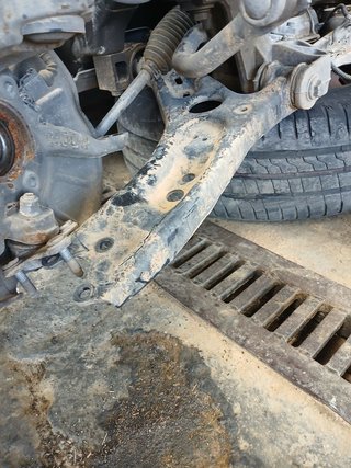 BRAZO SUSPENSION DELANTERO DERECHO Volkswagen Golf VI (5K1)(10.2008->2012)