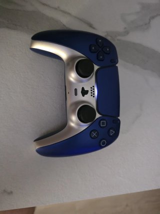 Mandos PS5 Azul Plata y Negro con Botones Rojos