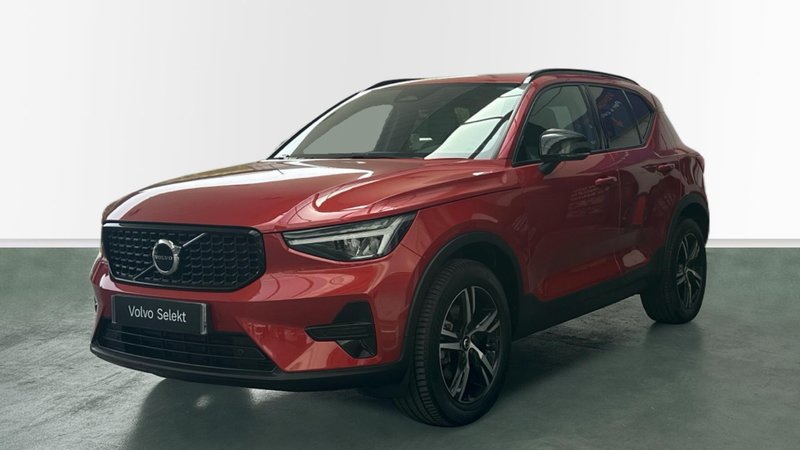 Volvo XC40 2025