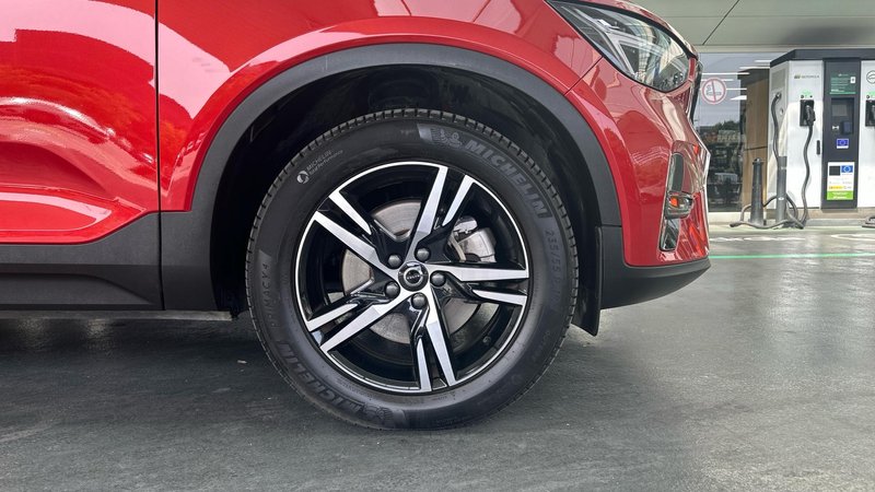 Volvo XC40 2025, foto 10
