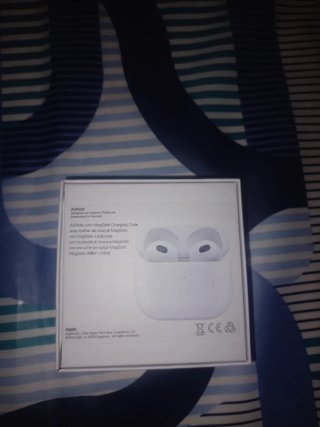 AirPods Apple bianchi
